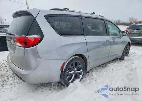 2018 Chrysler Pacifica Touring Plus z USA, uszkodzony, nr VIN 2C4RC1FG0JR350180